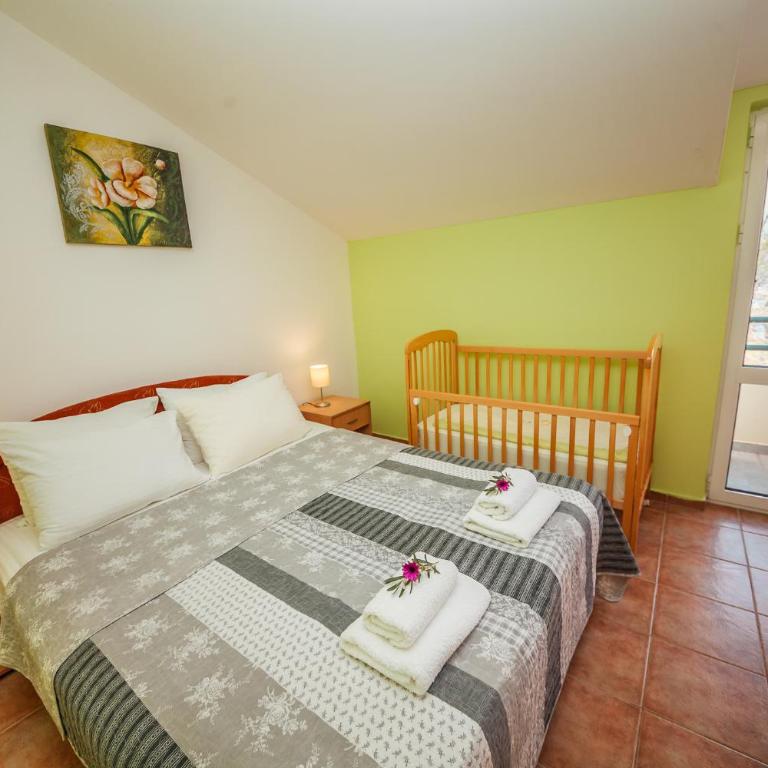 Apartments Batricevic - Two-Bedroom Apartment with Sofa Bed (5 Adults) - 12