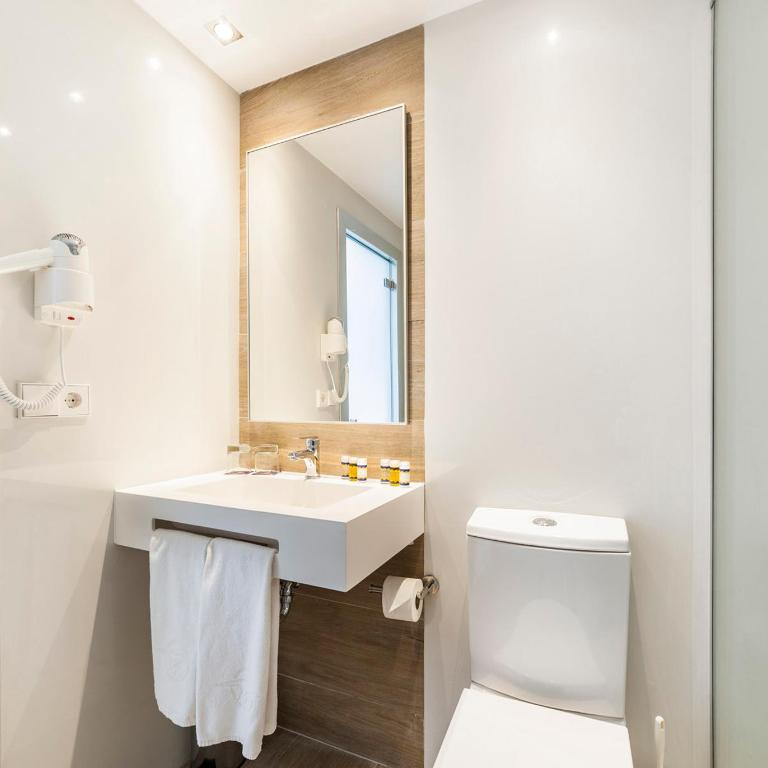 Globales Condes de Alcudia - Habitación Doble Superior - 1 o 2 camas (2 adultos) - 5