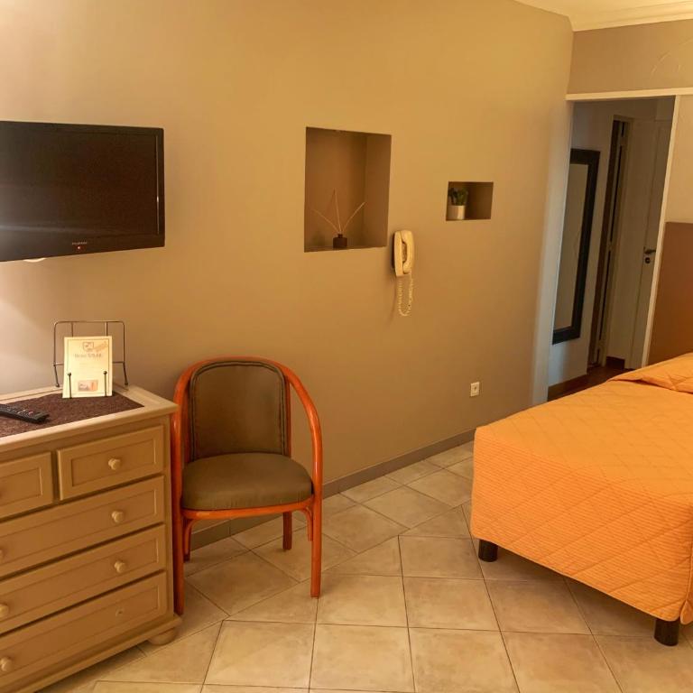 Hôtel Beau Soleil - Chambre Familiale - Rez-de-Chaussée - 3