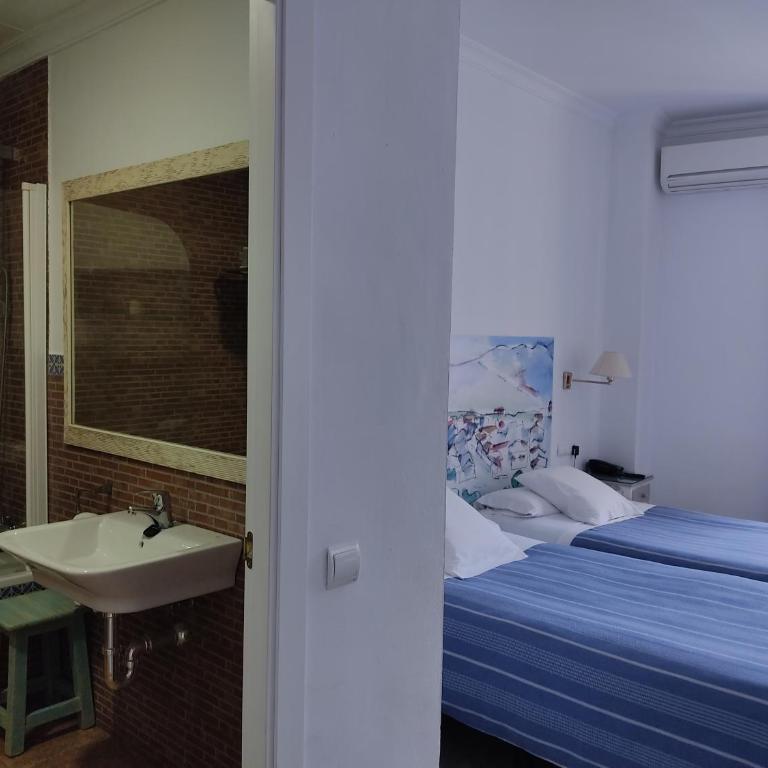Ronda Hotel Polo - Habitación Doble con balcón - 1 o 2 camas - 4