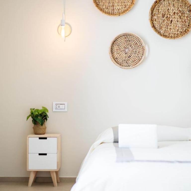 Enjoy Your Stay - Guest House - Olbia - Camera Tripla Comfort con Doccia - 5