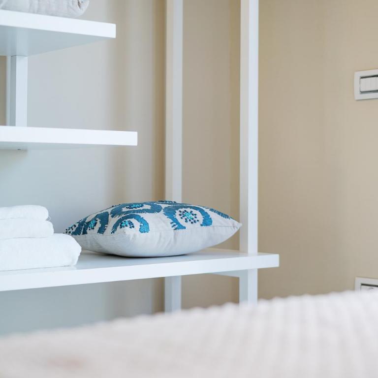 Enjoy Your Stay - Guest House - Olbia - Camera Deluxe (2 Adulti + 1 Bambino) - 2