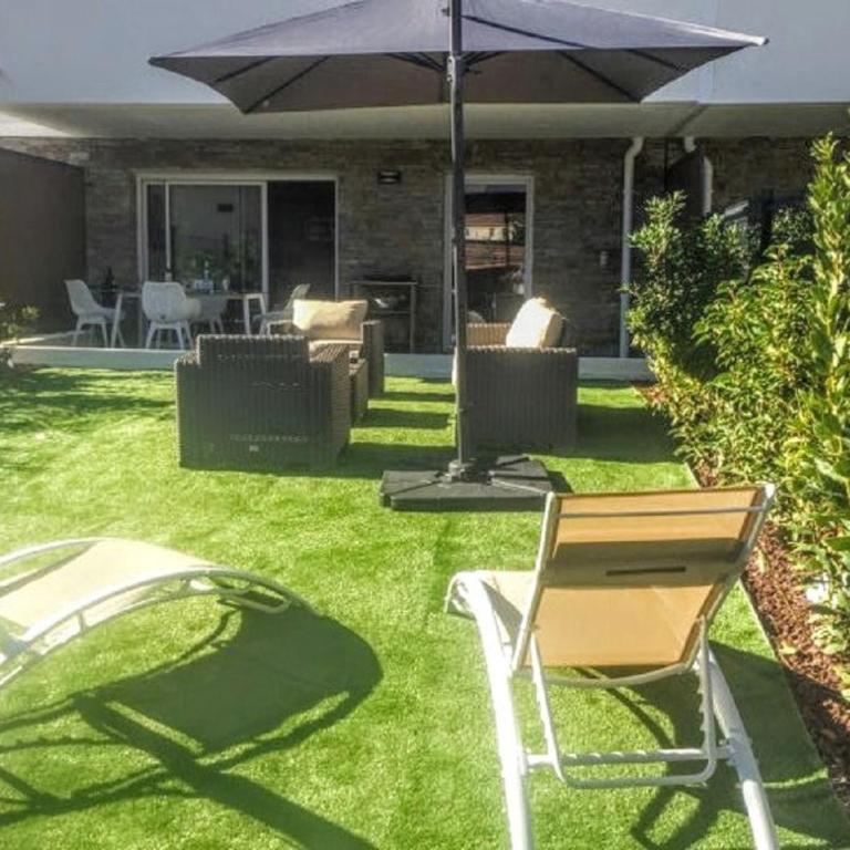Moderne T2 avec garage ,très calme avec jardin privé et piscine, à 400m du centre ville et des plages, WIFI remise supplémentaire de 10 pourcent pour une location à la semaine - Appartement 1 Chambre - 1