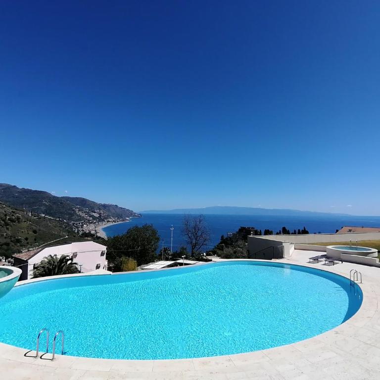 Taormina Casa Althea & Elite Apartments - Taormina Holidays - Three-Bedroom Apartment with Terrace (6 Adults) - 34