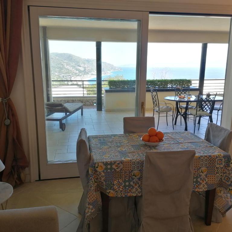 Taormina Casa Althea & Elite Apartments - Taormina Holidays - Three-Bedroom Apartment with Terrace (6 Adults) - 9