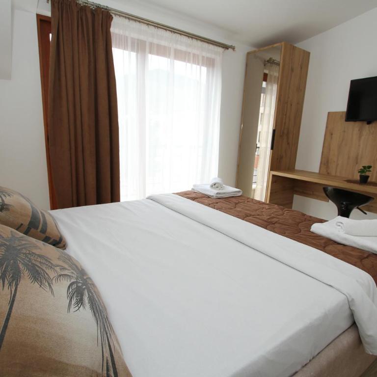 Baron - One-Bedroom Apartment - 3