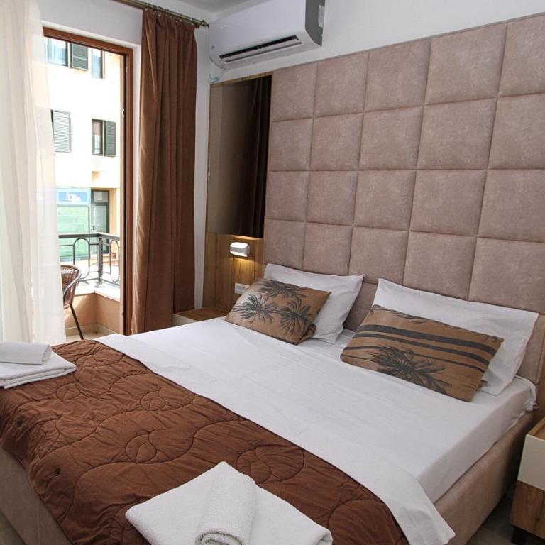 Baron - Studio Apartment - 1