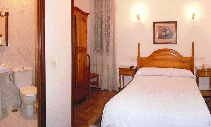 Hostal Maria Cristina - Habitación Individual - 4