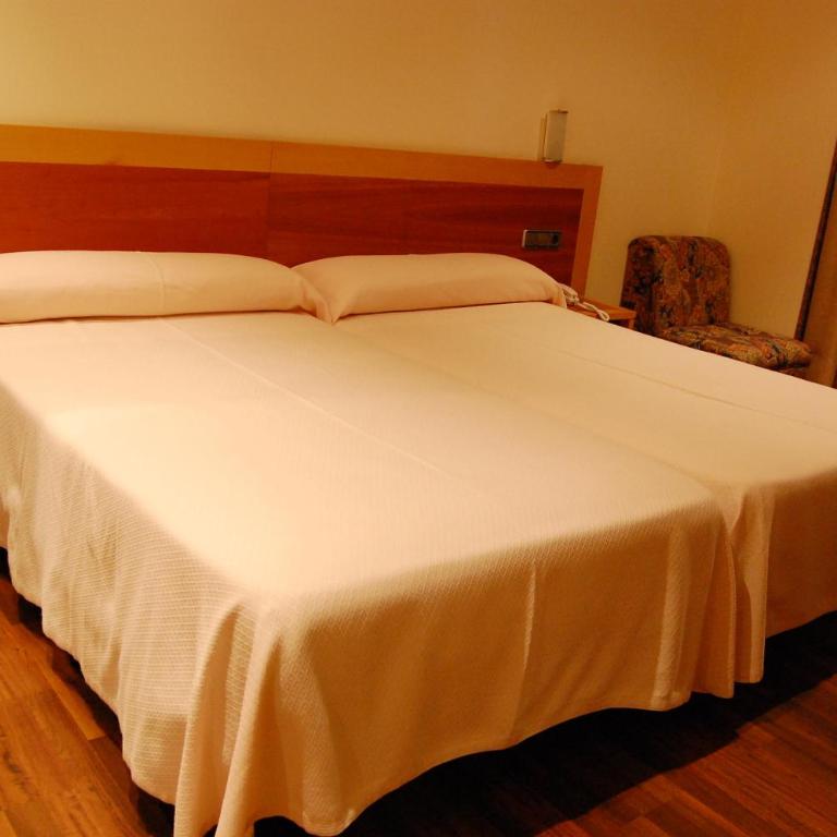 Hotel Galaico - Habitación Doble Superior - 1 o 2 camas - 6