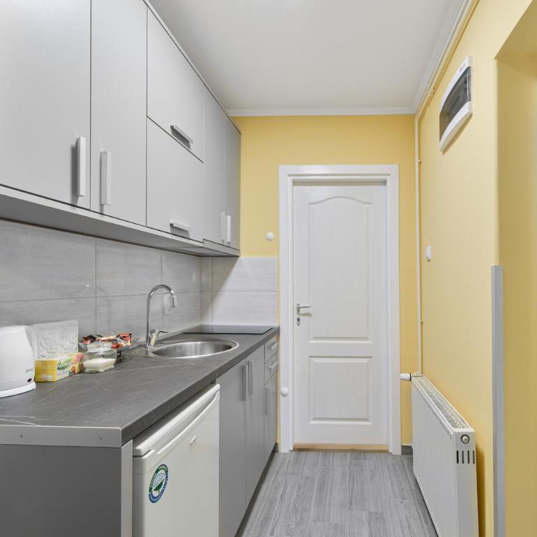 DuMalux Garden - One-Bedroom Apartment - 2