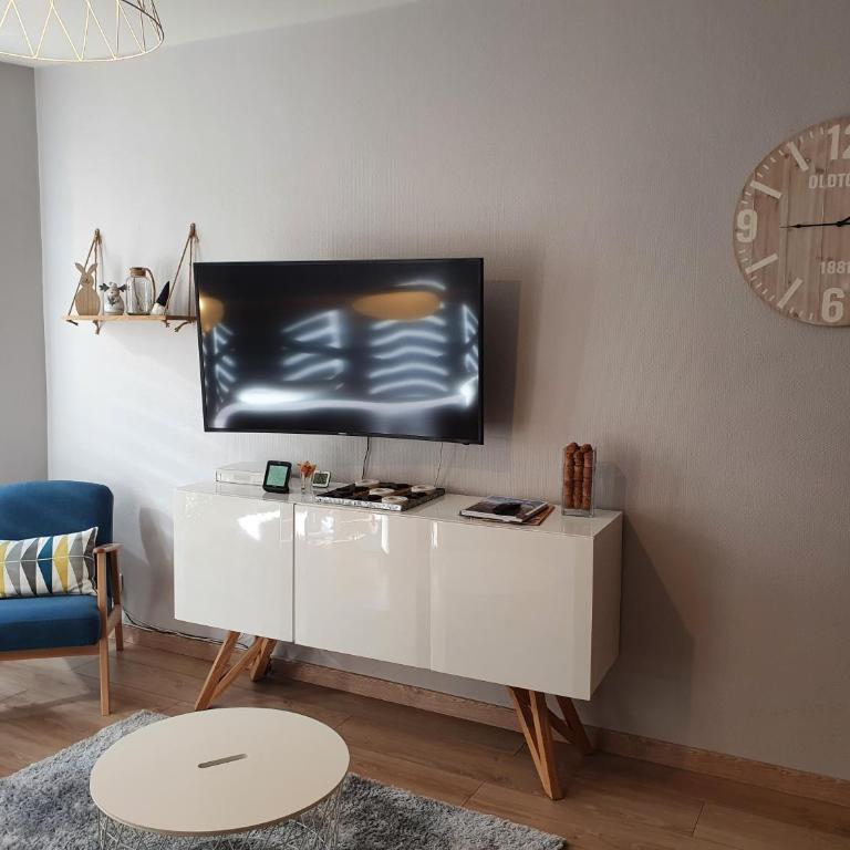 GRAND T3 70m2 ,COSY TOUT CONFORT ,2 CHAMBRES, 6 PERSONNES ,PARKING PRIVÉ SÉCURISÉ - Appartement 2 Chambres - 4