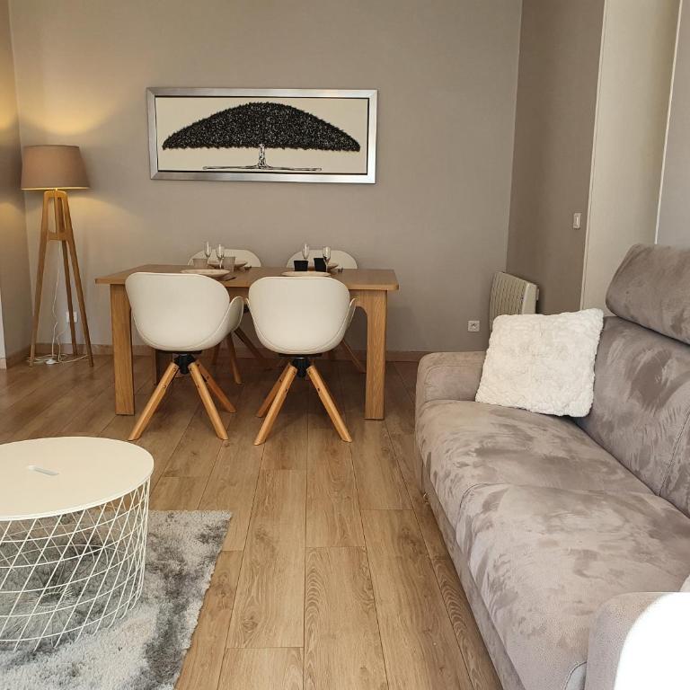 GRAND T3 70m2 ,COSY TOUT CONFORT ,2 CHAMBRES, 6 PERSONNES ,PARKING PRIVÉ SÉCURISÉ - Appartement 2 Chambres - 6