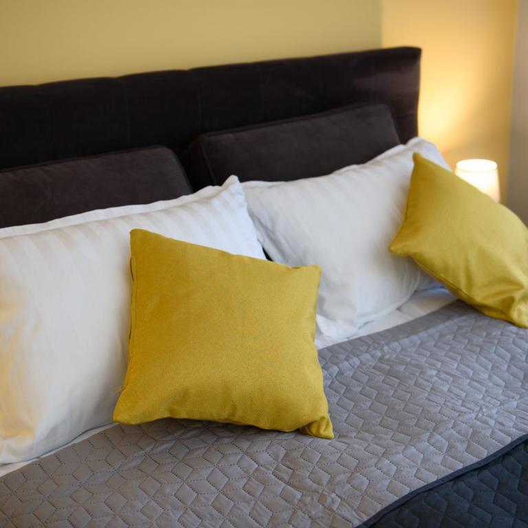 DuMalux Room - One-Bedroom Apartment - 7