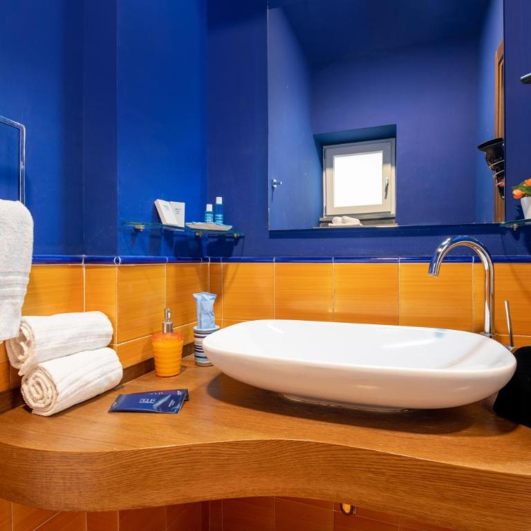 Aquae Romanae - Superior Double or Twin Room with City View - 5