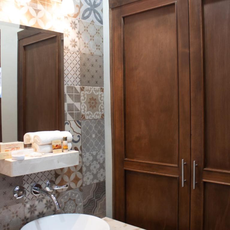 Hotel Las Monjas - Standard Room With One Bed (1 or 2 Adults) - 3