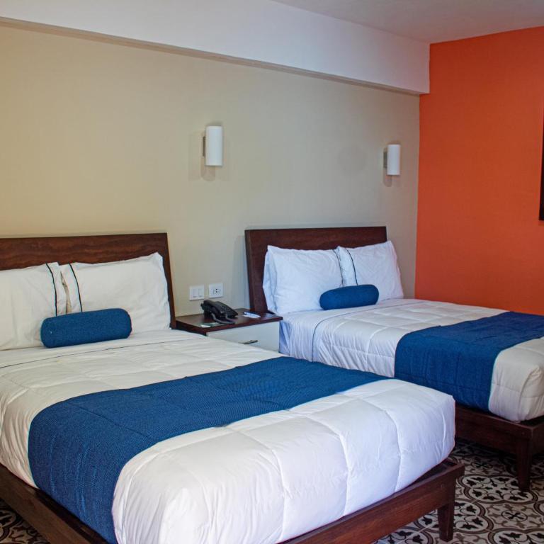 Hotel Las Monjas - Standard Double Room with Two Double Beds - 2