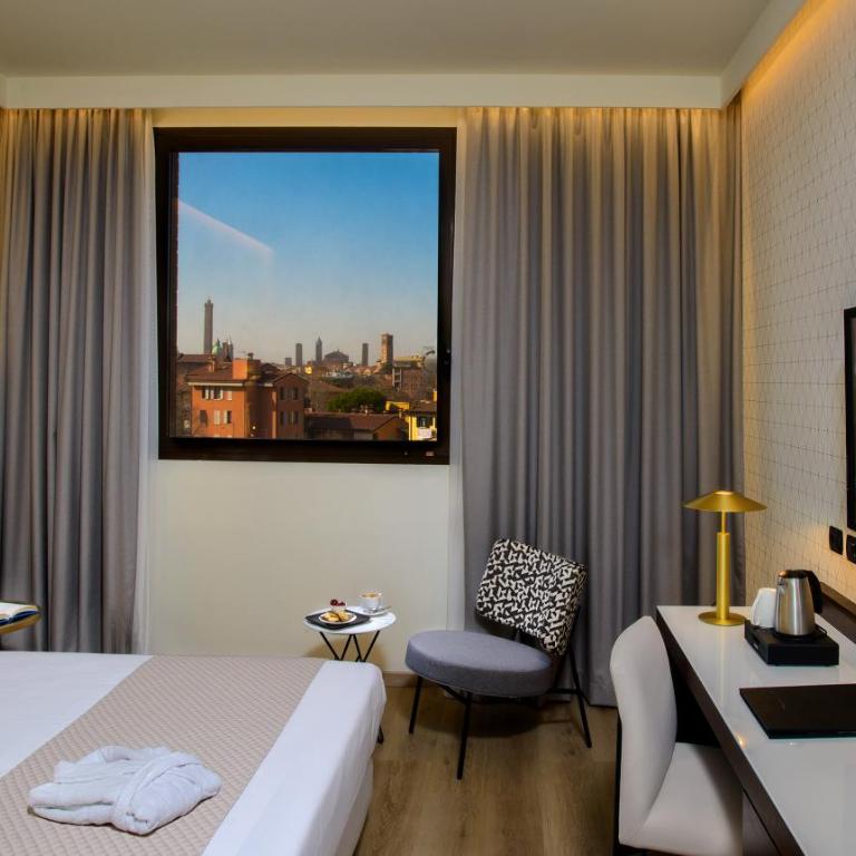 Savhotel Aemilia Bologna - Camera Matrimoniale Superior con Vista Città - 1
