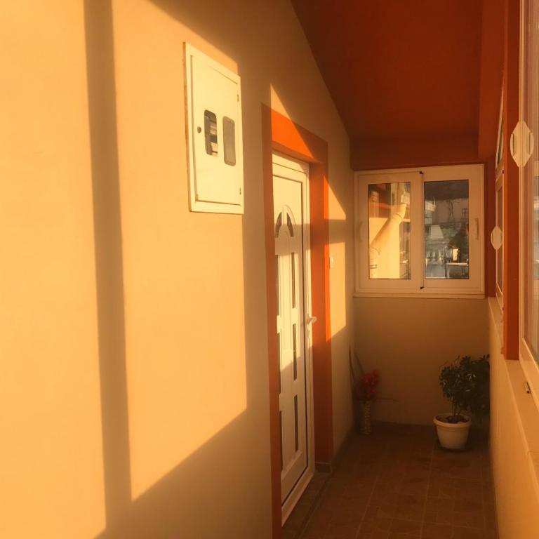 Jovana -- porodicni apartmani Igalo - Two-Bedroom Apartment - 18