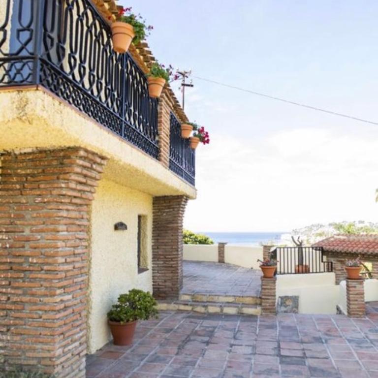 Casa Hector - Three-Bedroom Home - 44