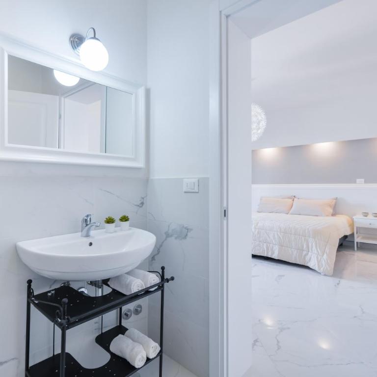 New Central Apartment - Camera Matrimoniale con Bagno Privato - 6