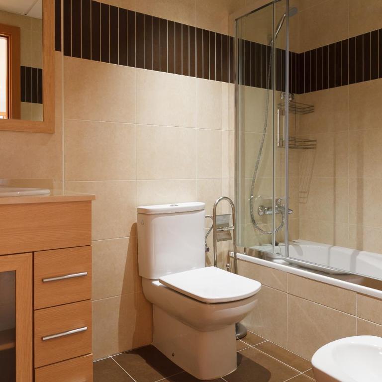 UHC Paradise Village Family Complex - Two-Bedroom Apartment - 31