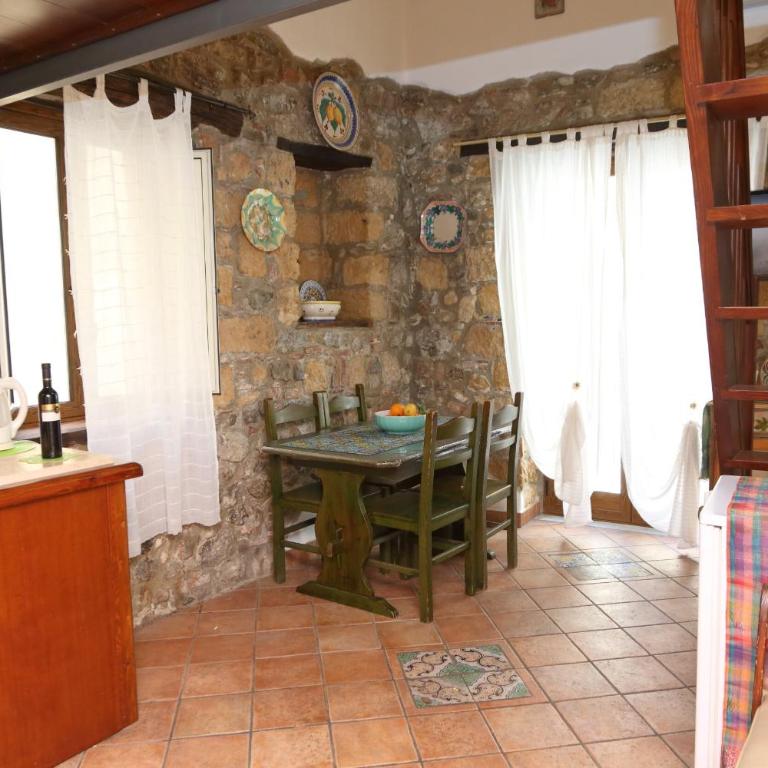 Casa Saraceni (by Vacation Service) - Monolocale con Balcone - 2