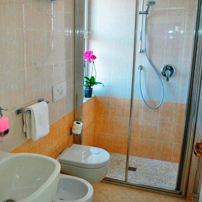 Hotel Lugano - Standard Double Room - 11