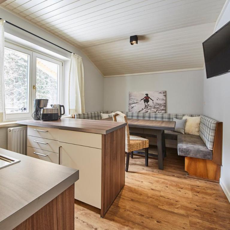 Hüttl Relax Appartements - Three-Bedroom Apartment - 13