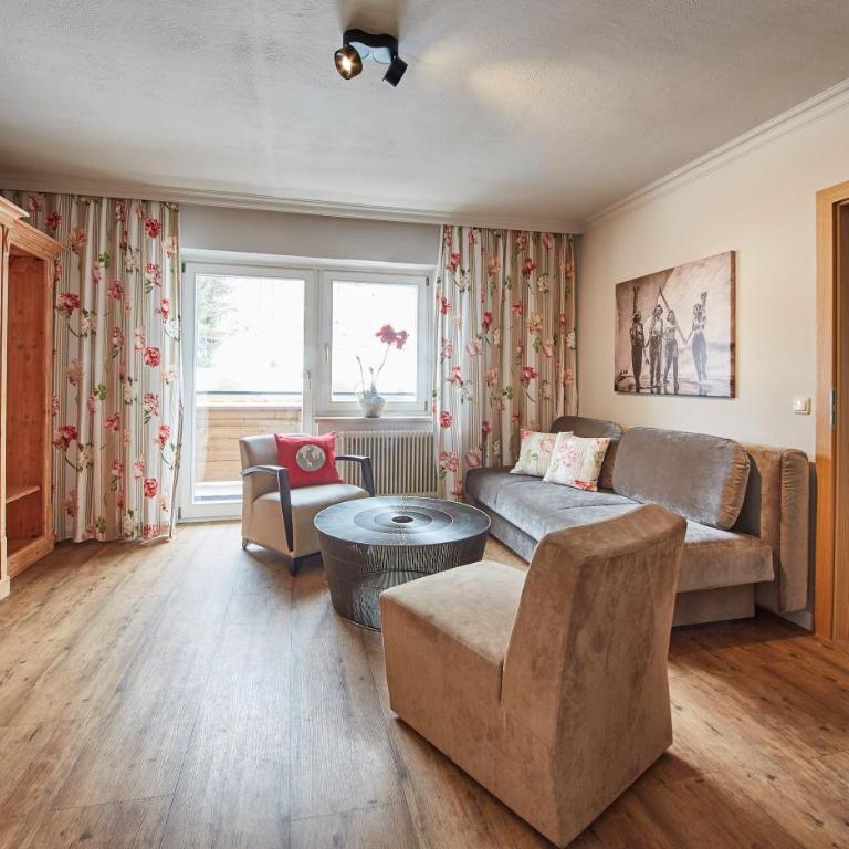 Hüttl Relax Appartements - Three-Bedroom Apartment - 4