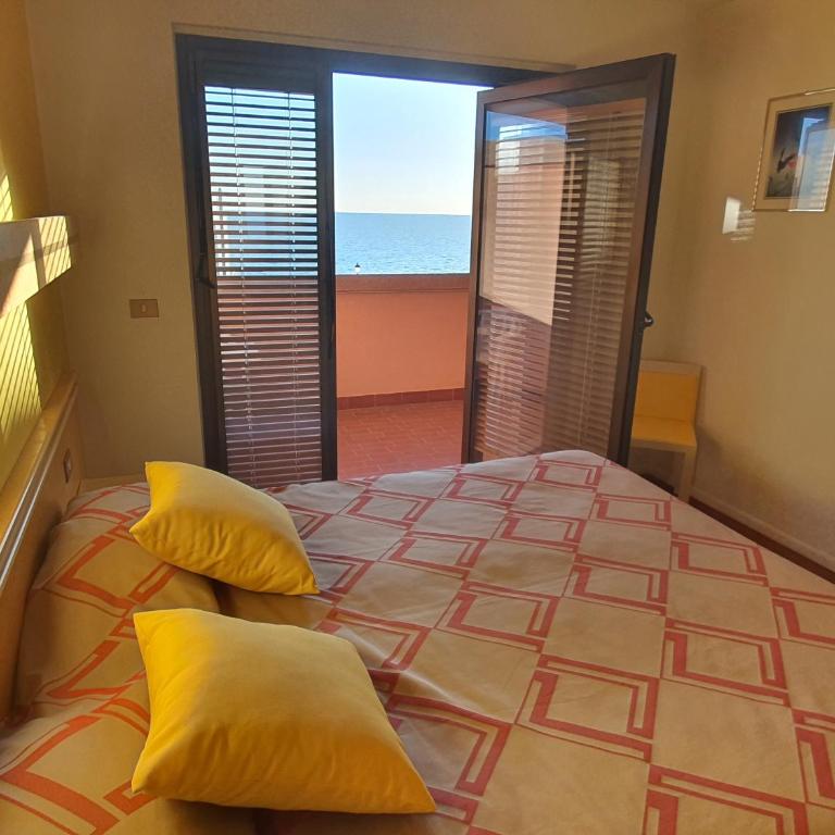 Hotel Antares - Camera Matrimoniale con Balcone e Vista Mare - 10