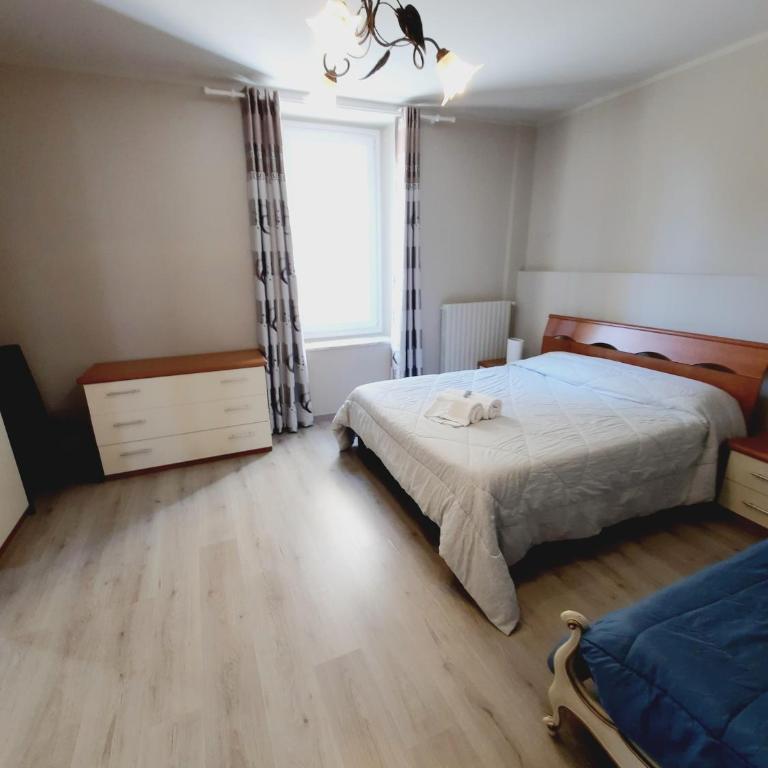 Appartamenti Esmera - Ampio Appartamento con 2 Camere da Letto - Via San Marco 7 - 9