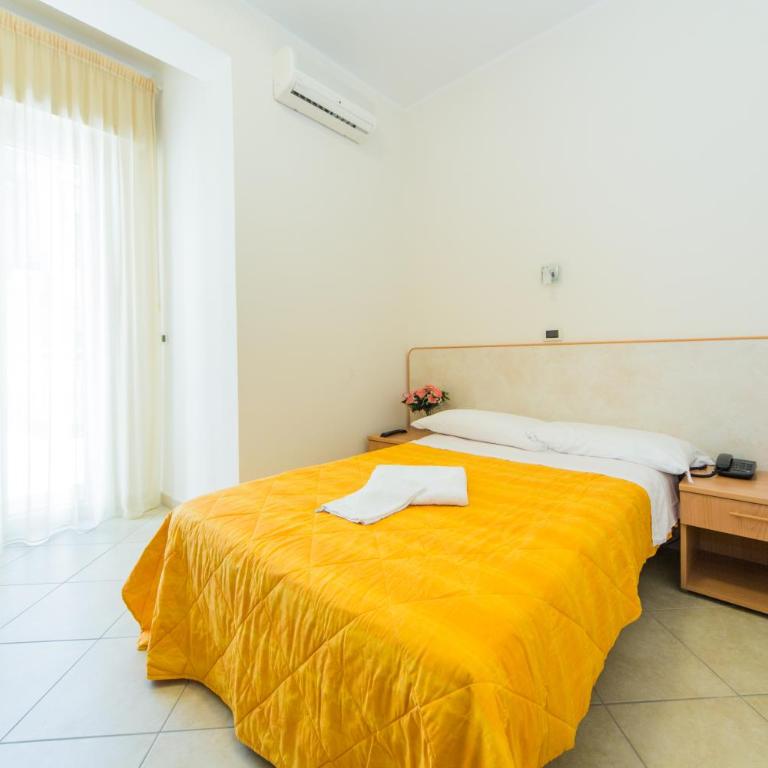 Hotel Favorita Easy Stay B&B - Camera Matrimoniale Economy - 1