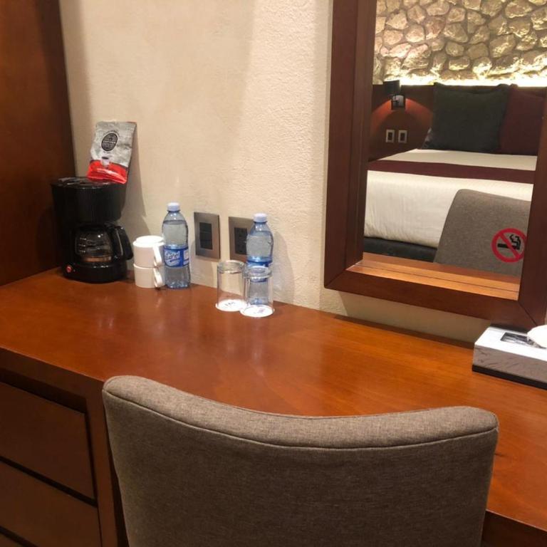 Hotel Madero - King Room - 8