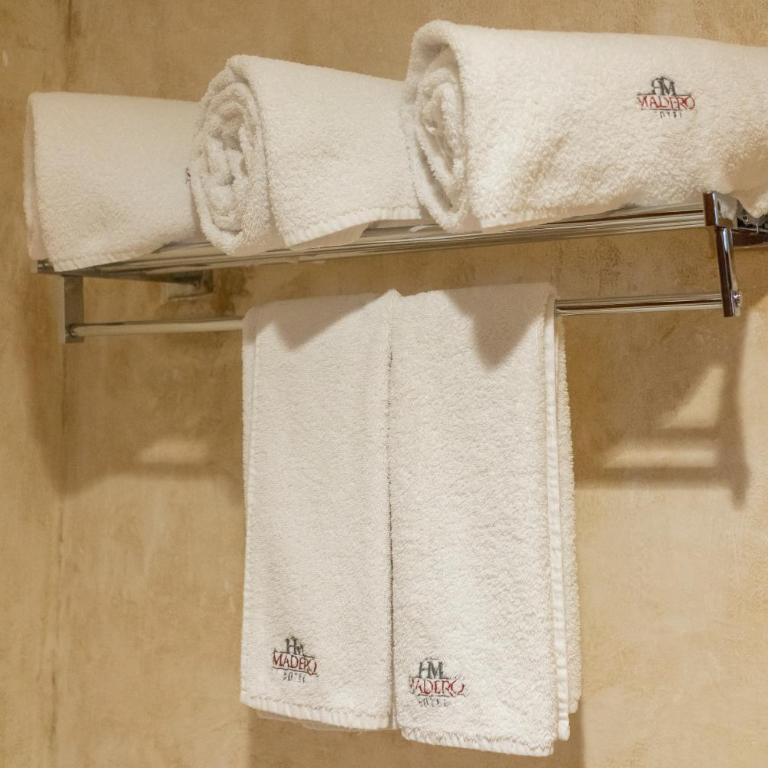 Hotel Madero - Twin Room - 8