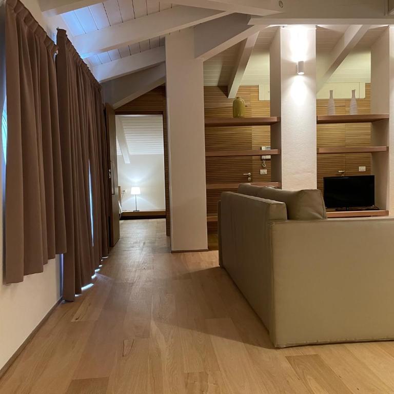 Ceccarini Suite - Appartamento Attico con 2 Camere da Letto - 11
