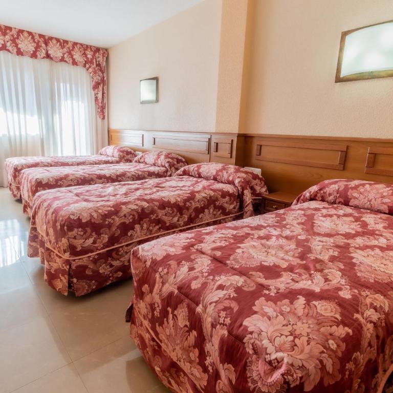 Pensión Isabel by Vivere Stays - Habitación Triple con baño privado - 3
