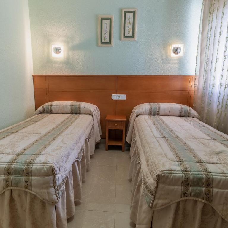 Pensión Isabel by Vivere Stays - Habitación Doble con baño privado - 2 camas - 3