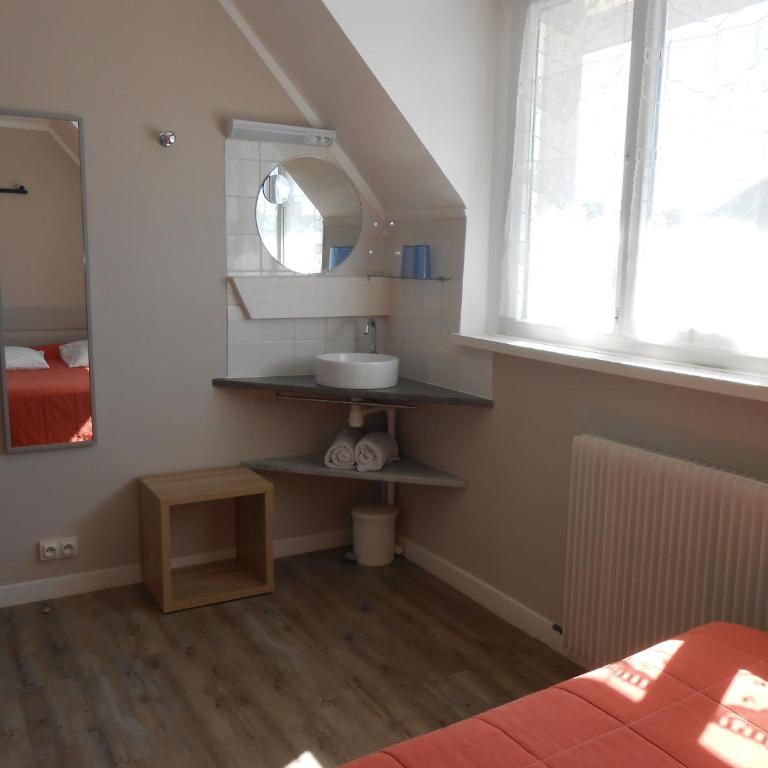 Hotel & Restaurant Hanoï Station - Chambre Triple avec Salle de Bains Commune - 4