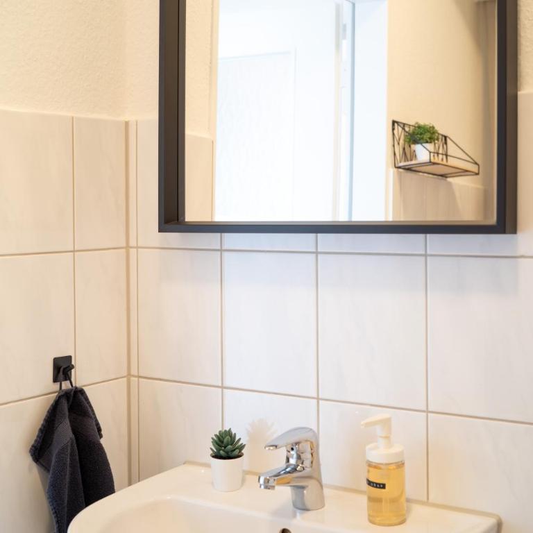 Lexapartments Design Apartment Zentral - Toplage am Opernhaus - Three-Bedroom Apartment - 8