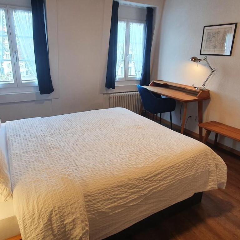 The Aarburg Hotel & Café - Superior Queen Room - 8