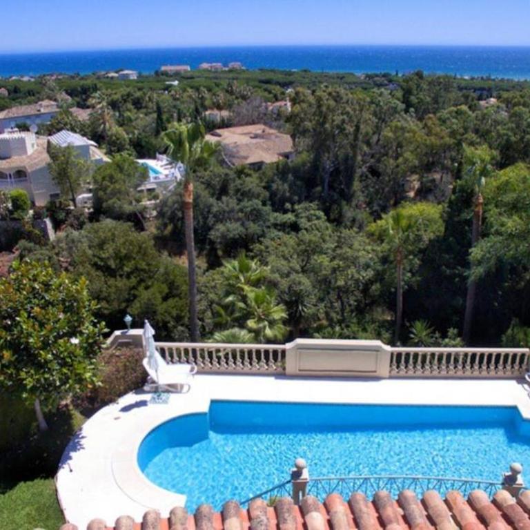Palatial Villa in Hacienda Las Chapas, Marbella - Villa - 21