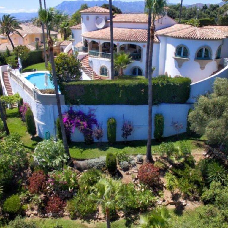 Palatial Villa in Hacienda Las Chapas, Marbella - Villa - 31