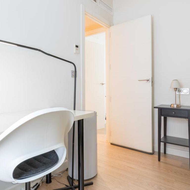 Piso de diseño junto al centro de Murcia con parking - Three-Bedroom Apartment - 19