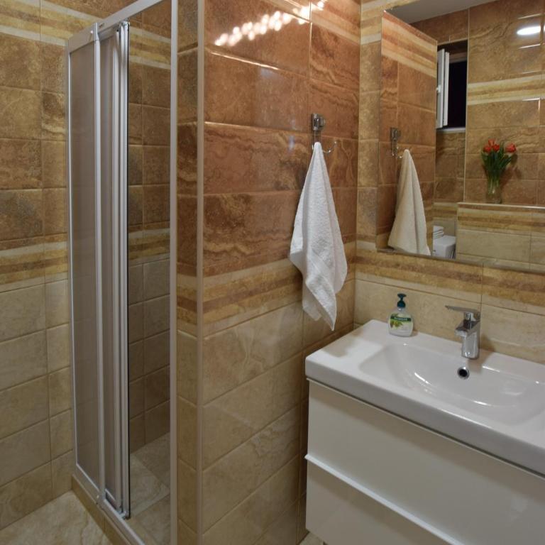 Crown apartment - Your most comfortable stay - Apartman sa 2 Spavaće Sobe - 18