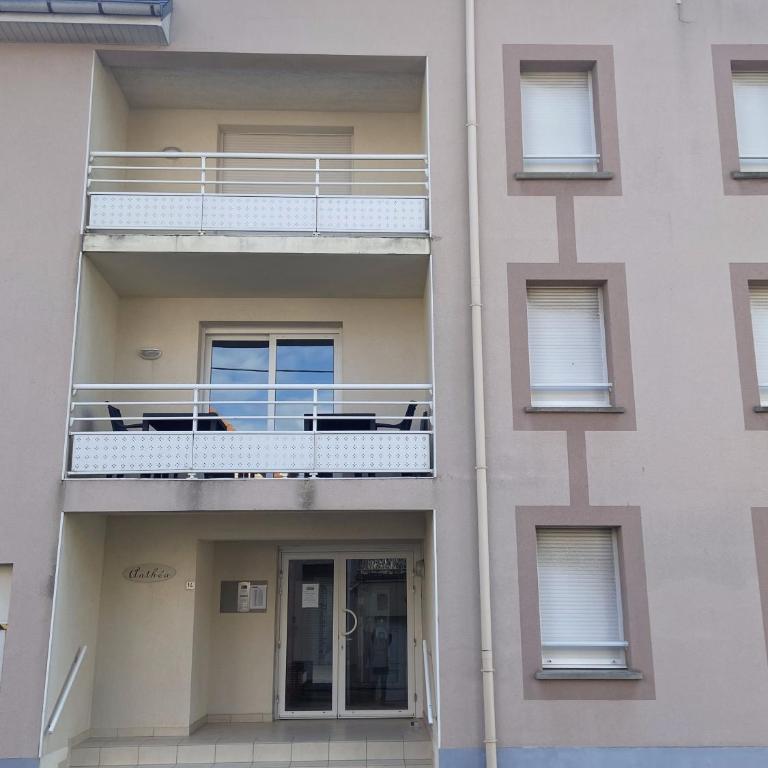 L'Aéroplage, Appartement Standing Rénové Vacances 40mètres plage - Three-Bedroom Apartment - 1