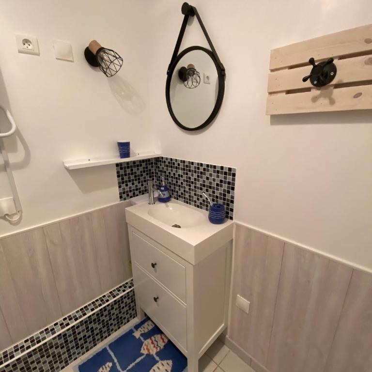 L'Aéroplage, Appartement Standing Rénové Vacances 40mètres plage - Three-Bedroom Apartment - 21