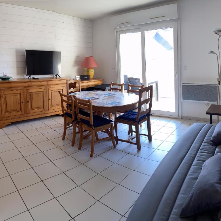 L'Aéroplage, Appartement Standing Rénové Vacances 40mètres plage - Three-Bedroom Apartment - 6