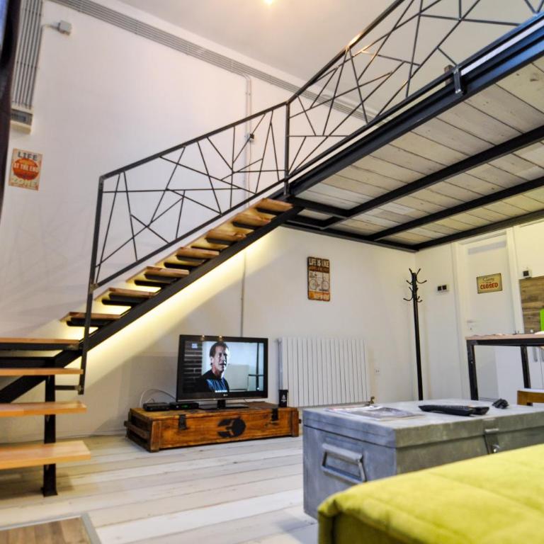 Altitude Loft - One-Bedroom Apartment - 3