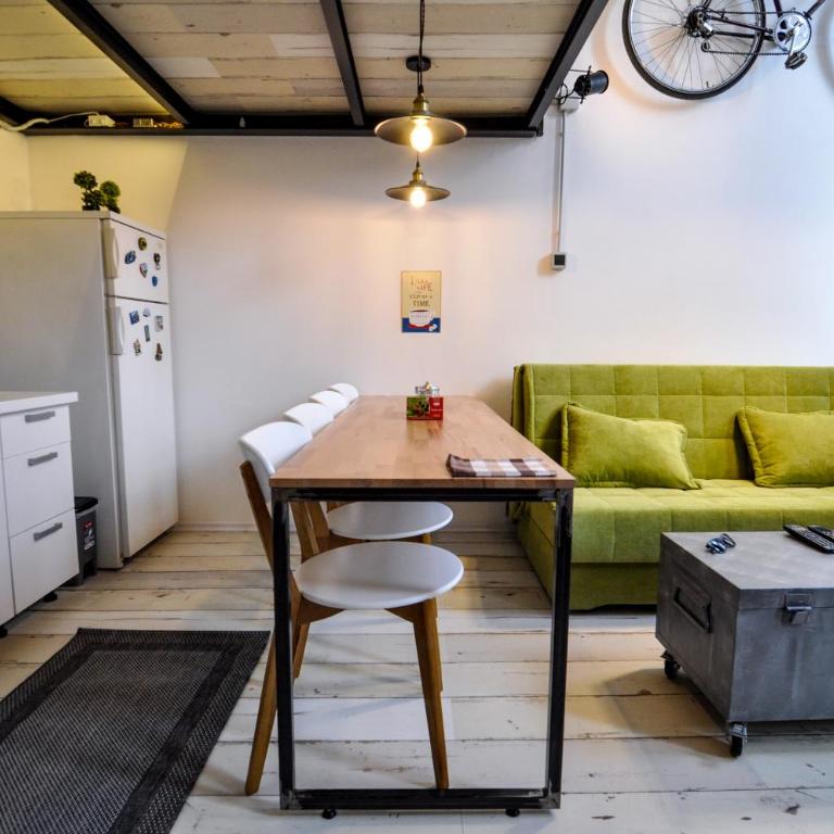 Altitude Loft - One-Bedroom Apartment - 28