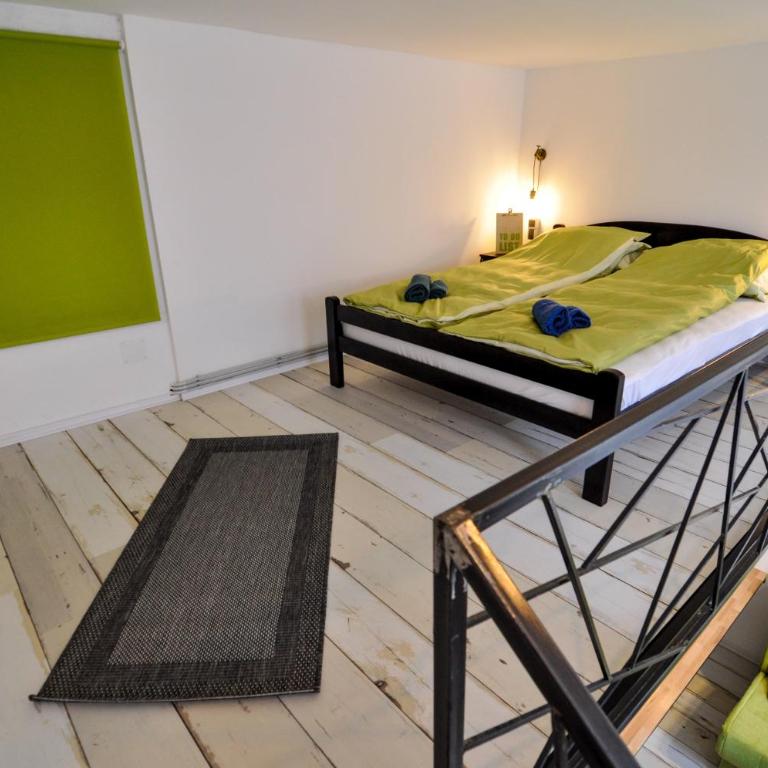 Altitude Loft - One-Bedroom Apartment - 29
